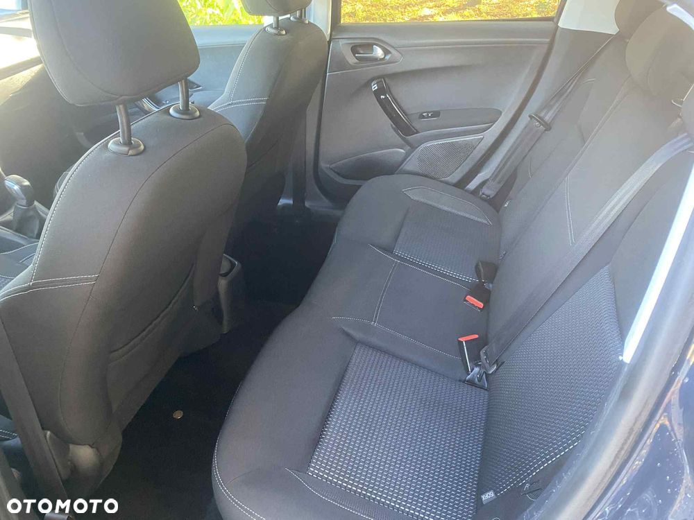 Peugeot 208 1.2 PureTech Allure - 13