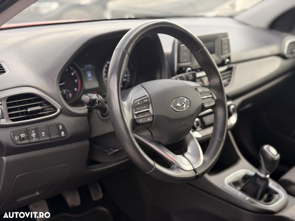 Hyundai i30 1.5 110CP 5DR M/T Comfort - 14