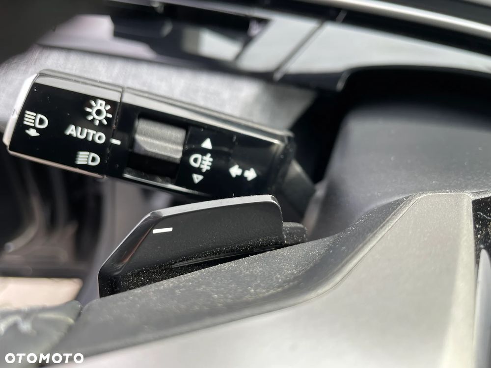 Peugeot 3008 1.2 PureTech mHEV Allure Pack S&S e-DCS6 - 29