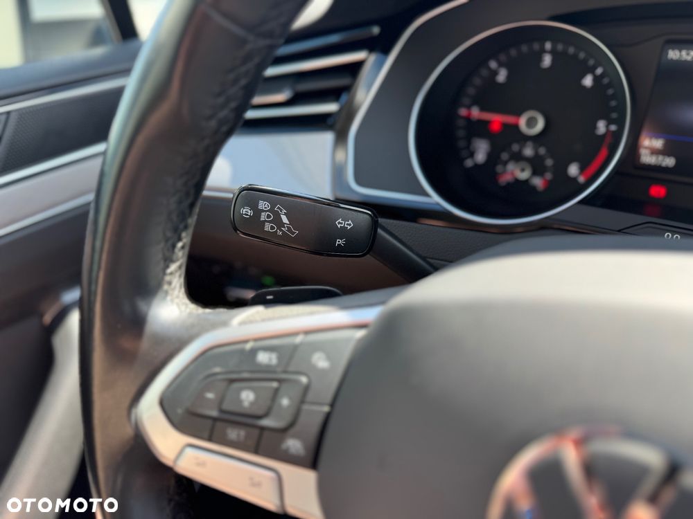 Volkswagen Passat - 34