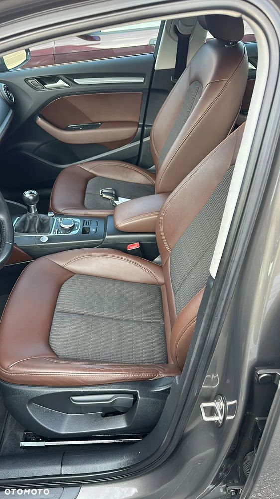 Audi A3 Sportback 1.6 TDI S line Sportpaket - 10