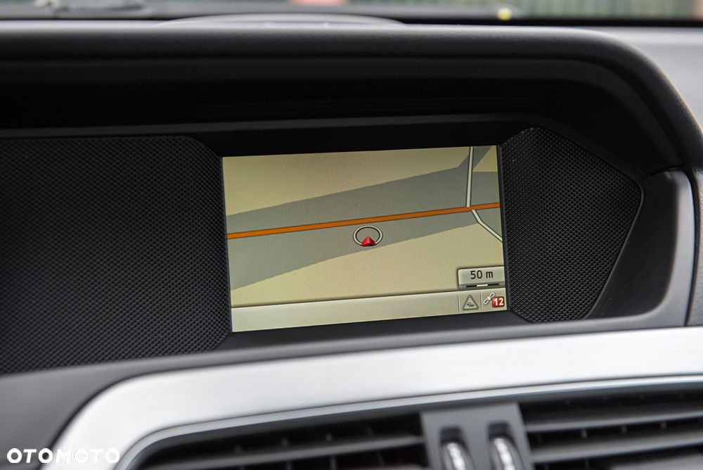 Mercedes-Benz Klasa C 200 7G-TRONIC Edition - 24