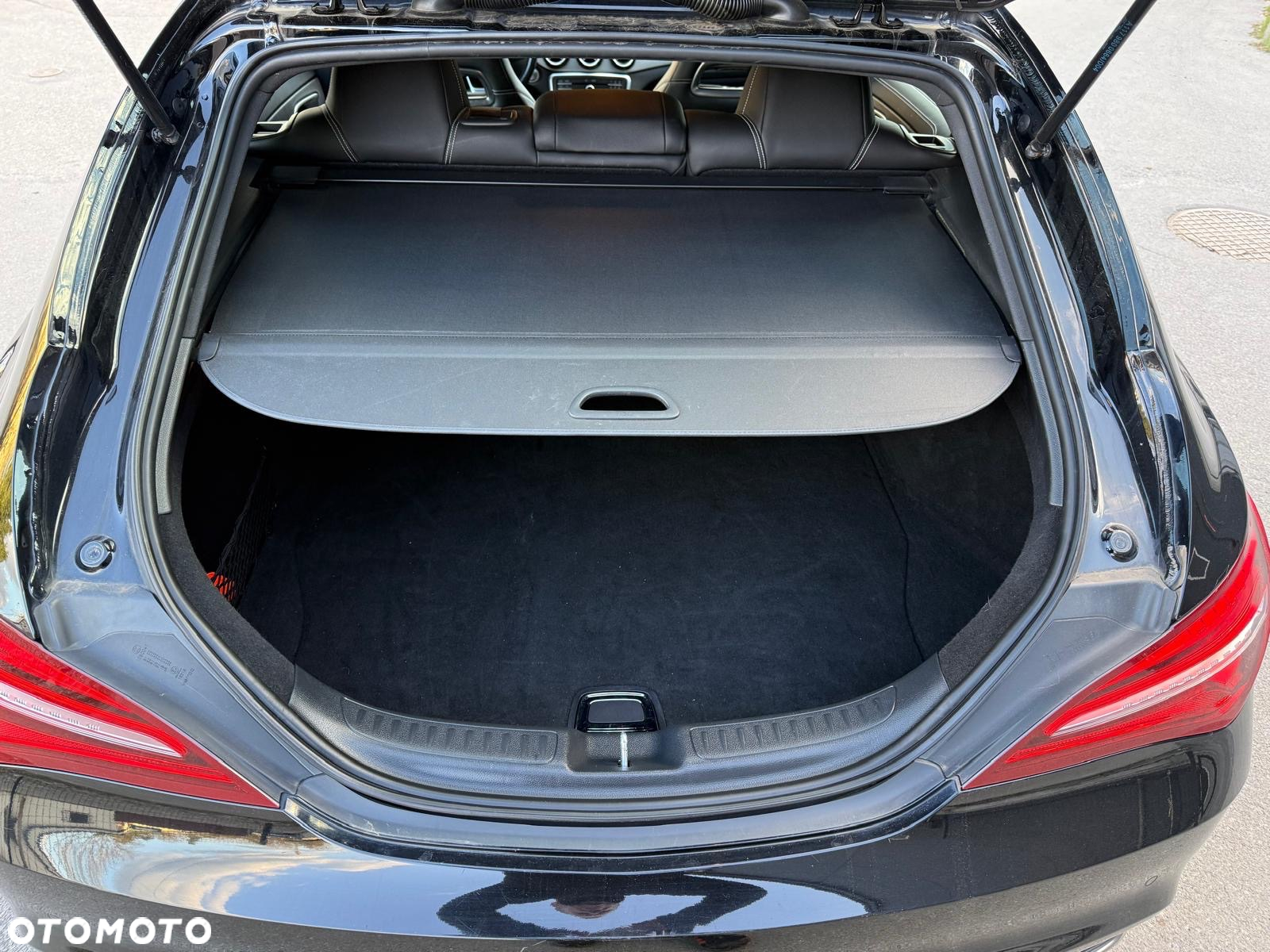 Mercedes-Benz CLA Shooting Brake 180 7G-DCT AMG Line - 10