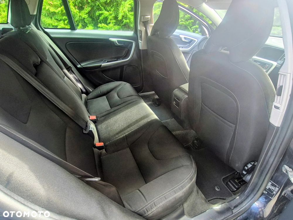 Volvo V60 D2 Drive-E Kinetic - 11