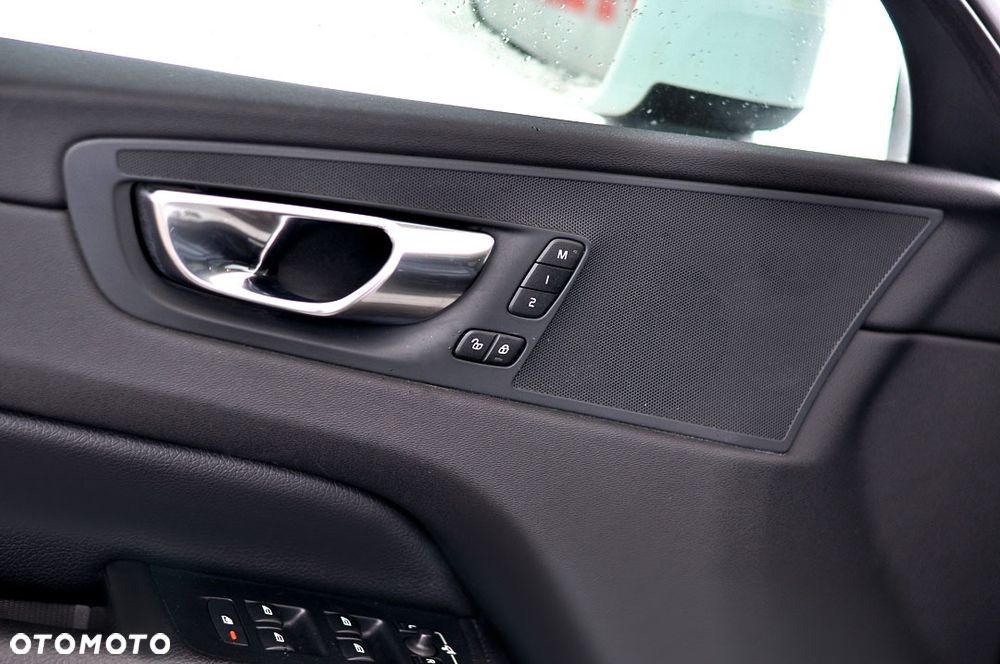 Volvo XC 60 T8 AWD Plug-In Hybrid Inscription - 20