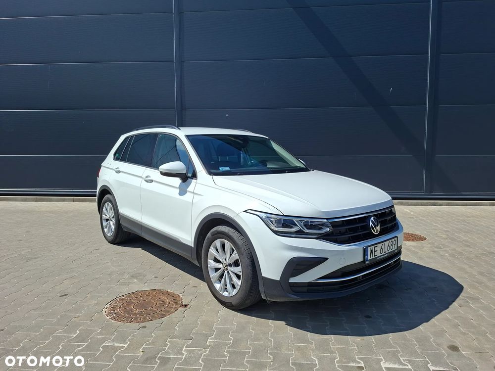 Volkswagen Tiguan - 1