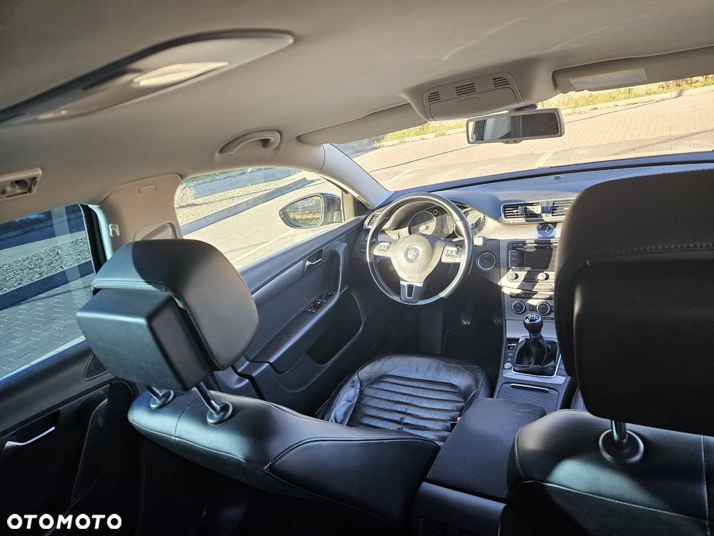 Volkswagen Passat 2.0 TDI Comfortline - 10