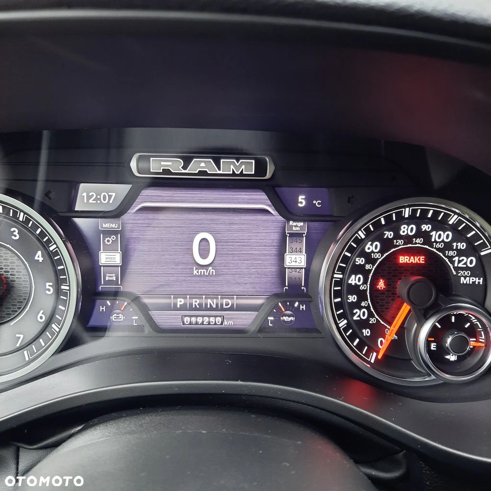 Dodge RAM - 16