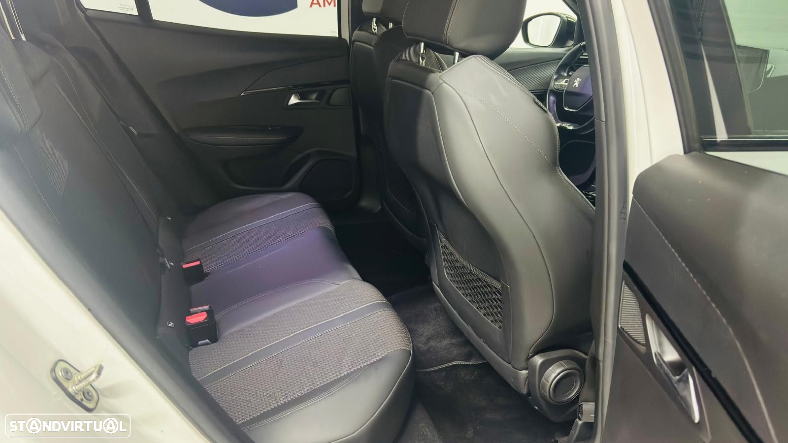 Peugeot 2008 1.2 PureTech GT Line - 6