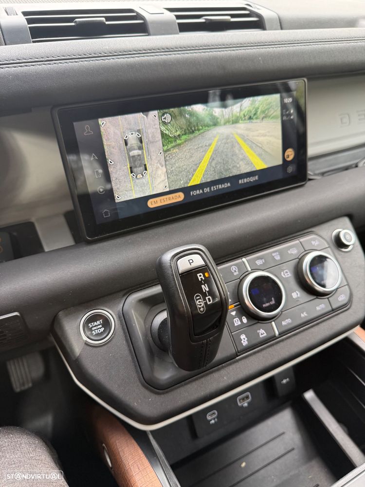 Land Rover Defender 110 D240 S - 7