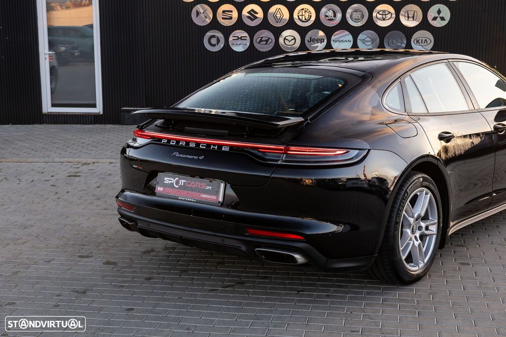 Porsche Panamera 4 - 8