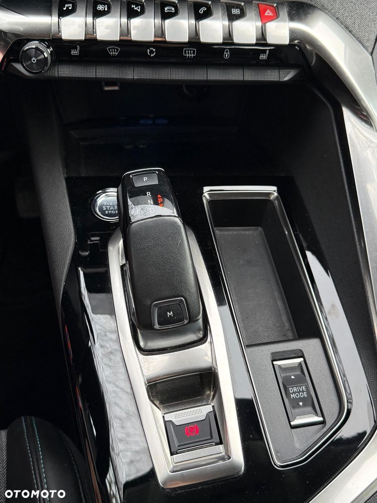 Peugeot 3008 1.5 BlueHDi Allure Pack S&S EAT8 - 25