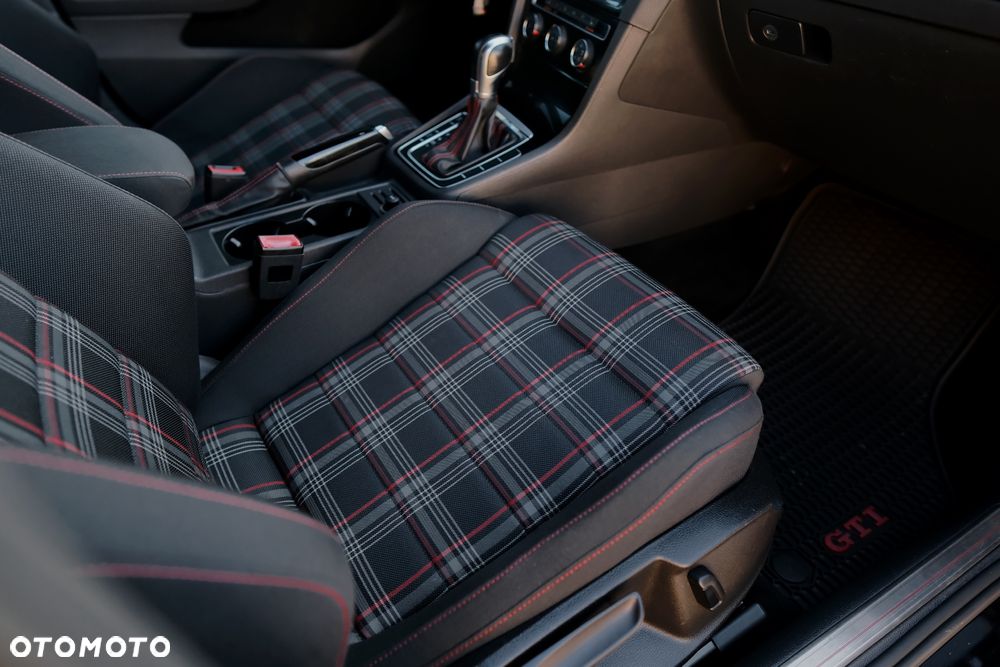 Volkswagen Golf GTI Performance BlueMotion Technology DSG - 18