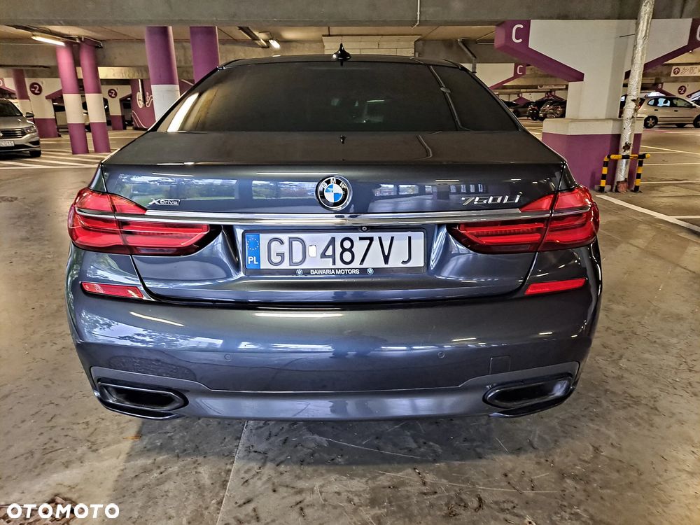 BMW Seria 7 750Li xDrive - 9