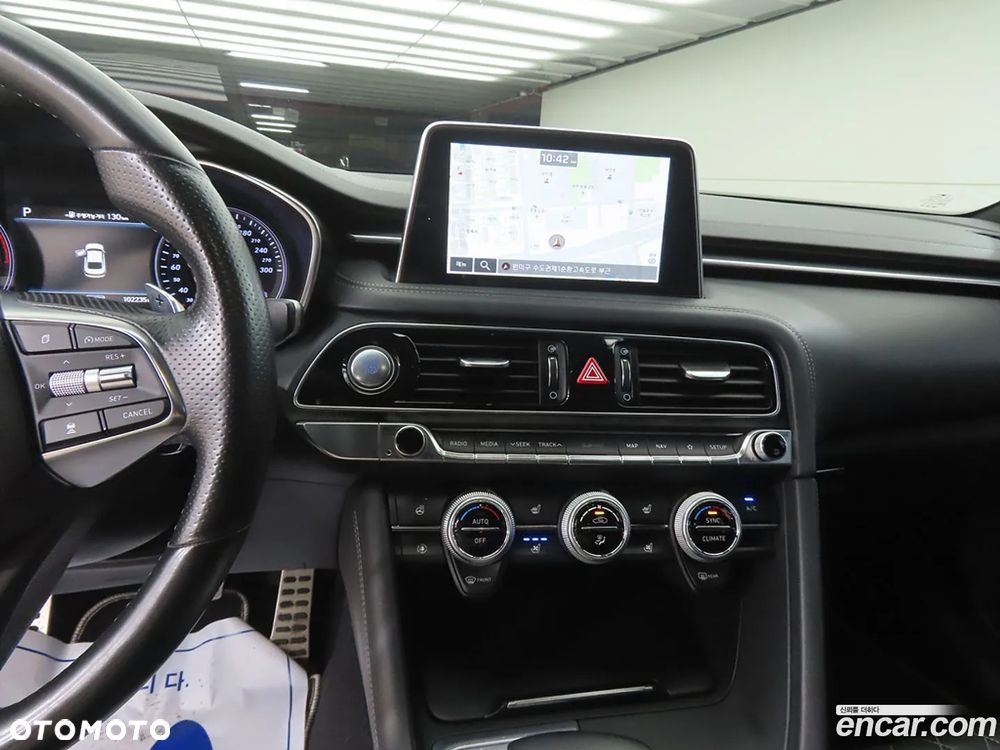 Genesis G70 - 12