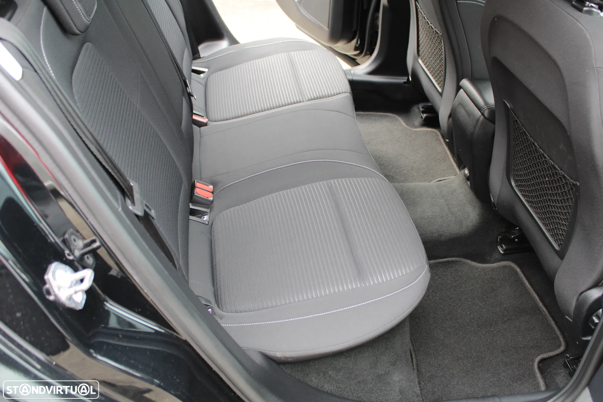 Ford Focus 1.5 TDCi EcoBlue Business Aut. - 35