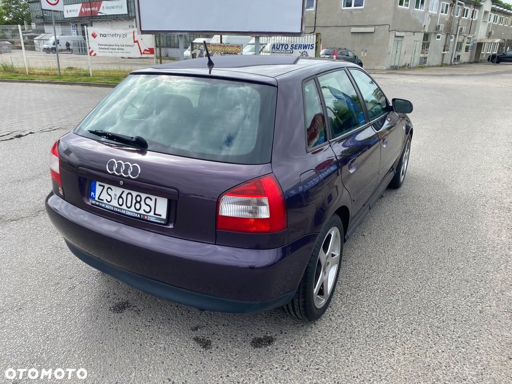 Audi A3 Sportback 1.8 Ambiente - 20