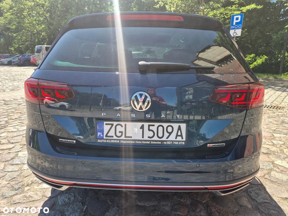 Volkswagen Passat - 12