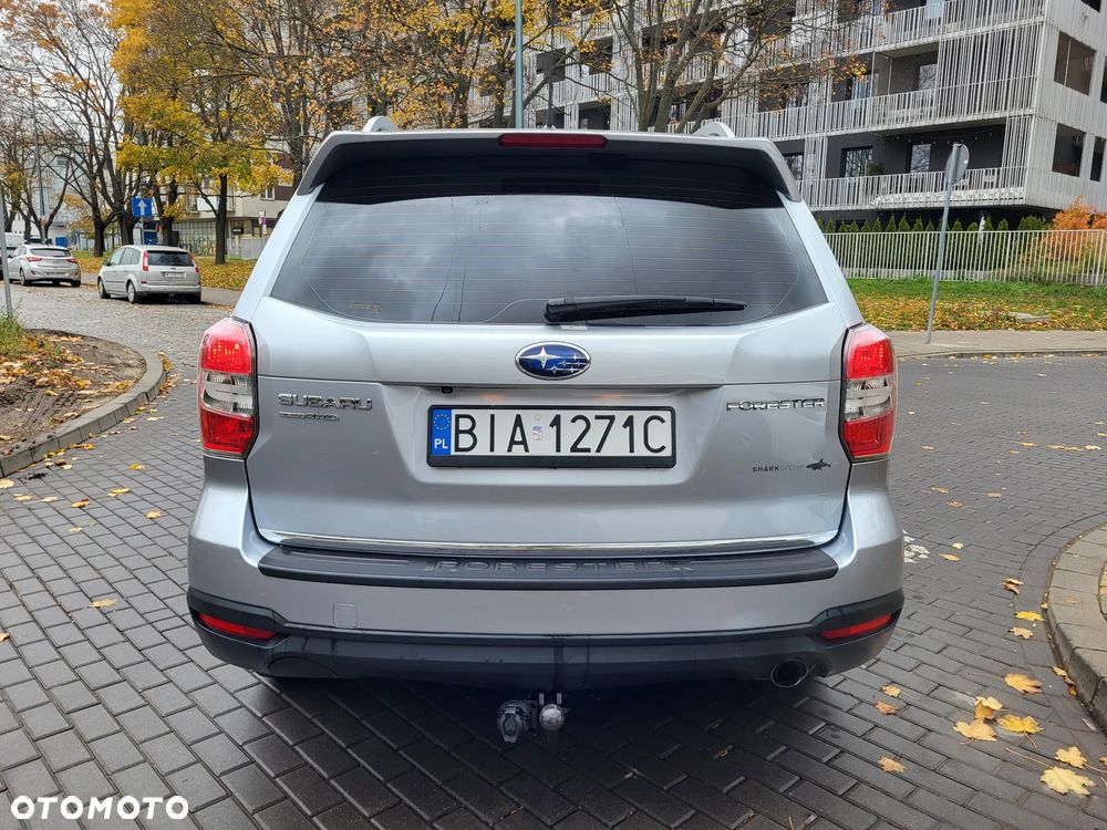 Subaru Forester 2.0i Comfort Lineartronic - 24