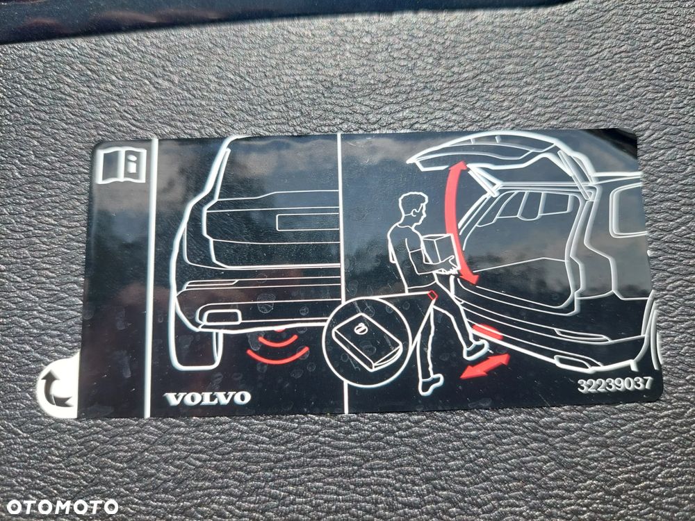 Volvo V60 D4 Momentum Pro - 20