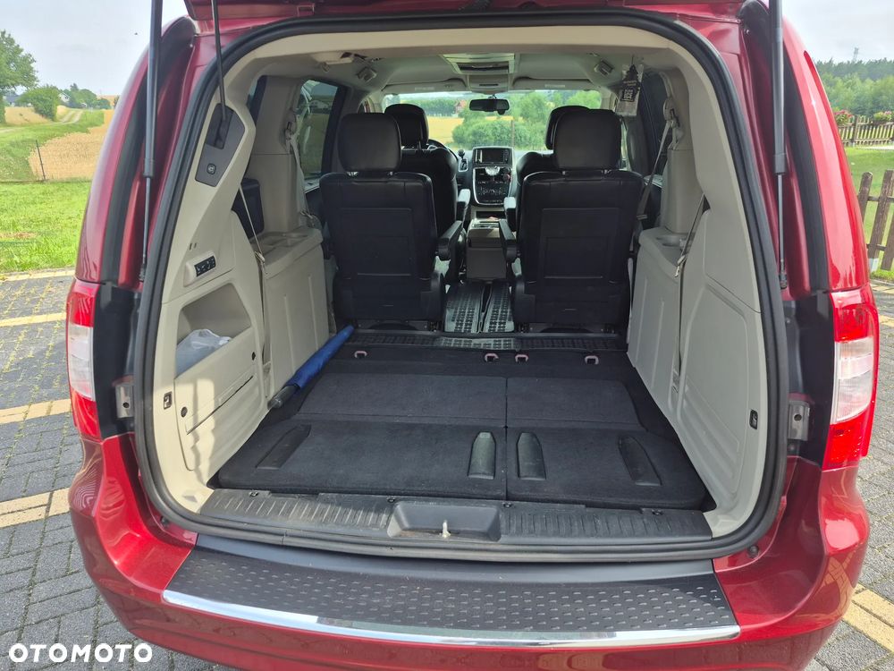Chrysler Town & Country 3.6 Limited - 7