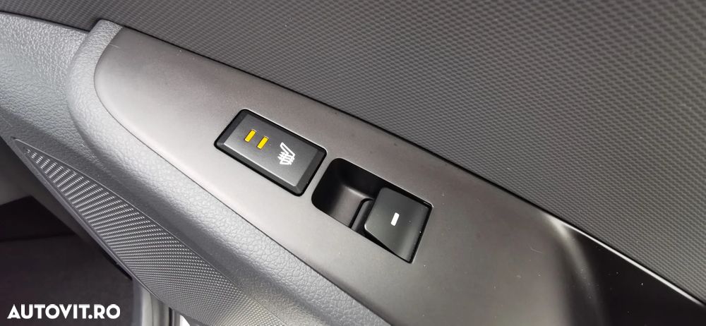 Hyundai IONIQ 1.6 GDI Premium - 38