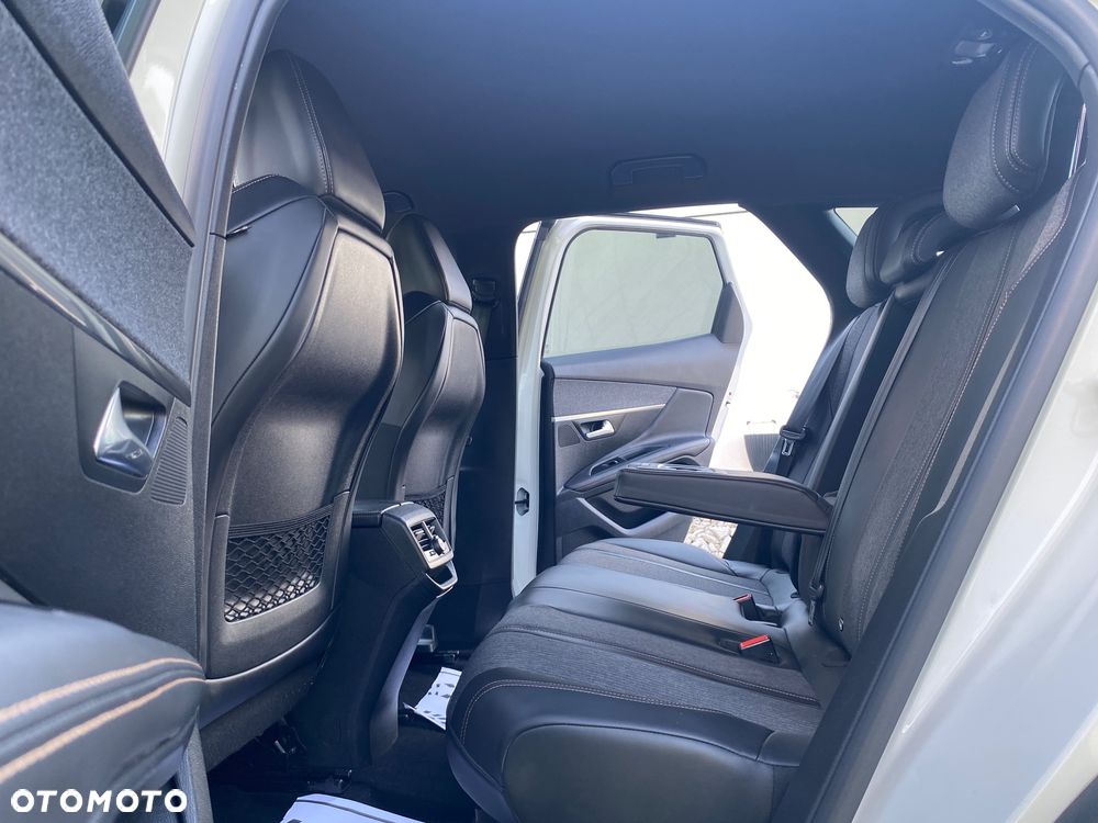 Peugeot 3008 1.2 PureTech Allure S&S - 9