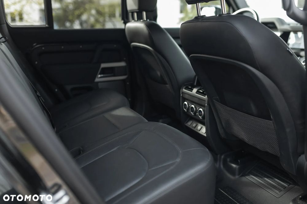 Land Rover Defender 110 P300 S - 16
