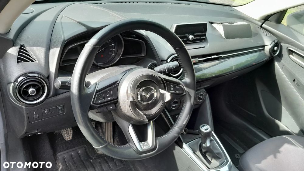 Mazda 2 - 10