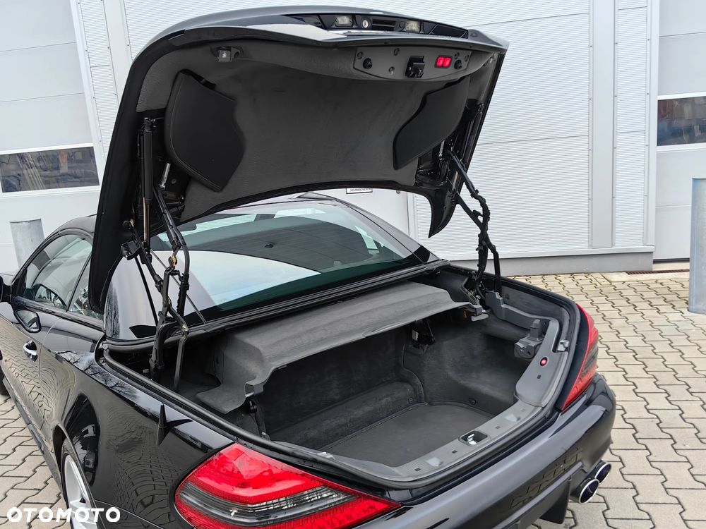 Mercedes-Benz SL - 26