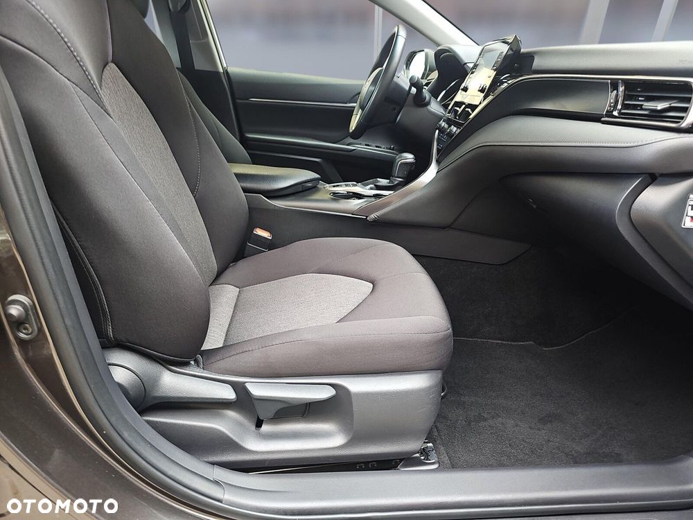 Toyota Camry 2.5 Hybrid Comfort CVT - 10