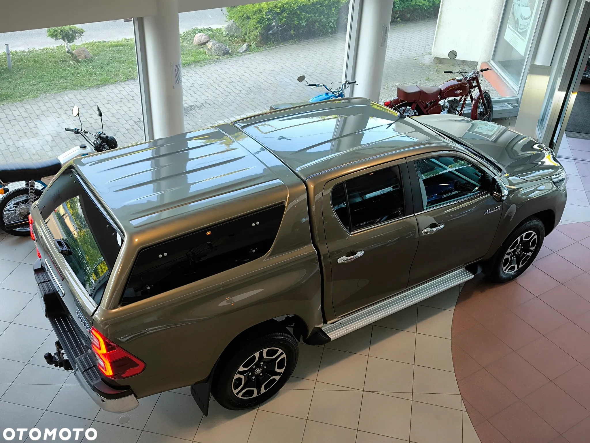 Toyota Hilux 2.8 D-4D Double Cab SR5+ 4x4 - 40