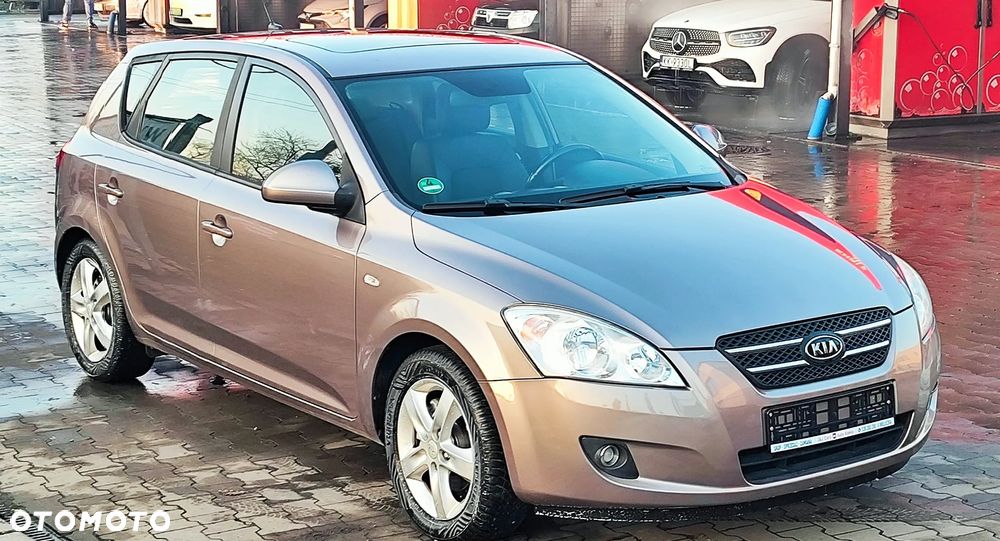 Kia Ceed 1.4 Comfort + - 16