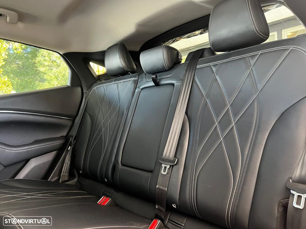 Ford Mustang Mach-E 75.7 kWh Premium AWD - 12