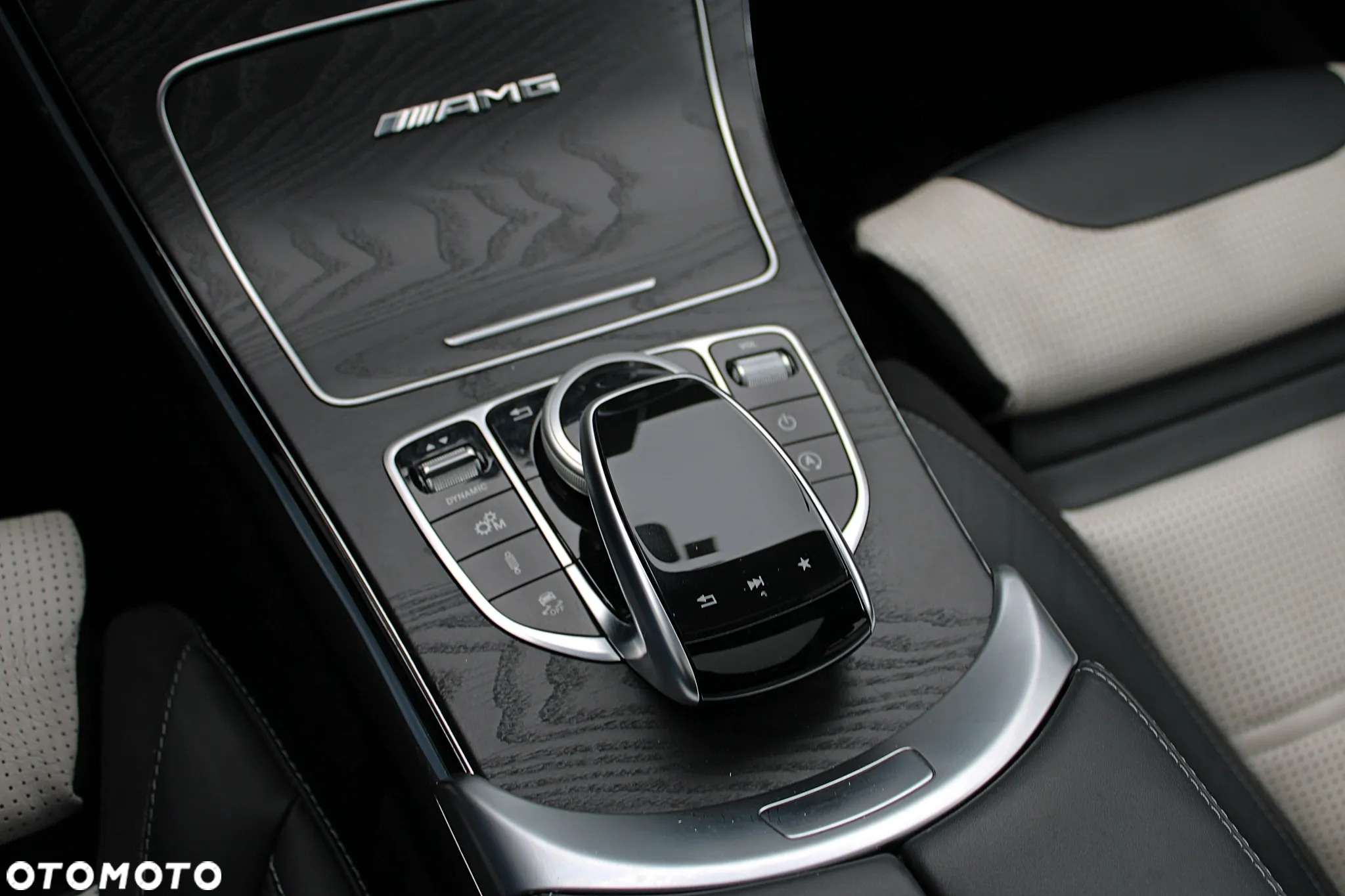 Mercedes-Benz Klasa C AMG 63 AMG Speedshift 7G-MCT - 25