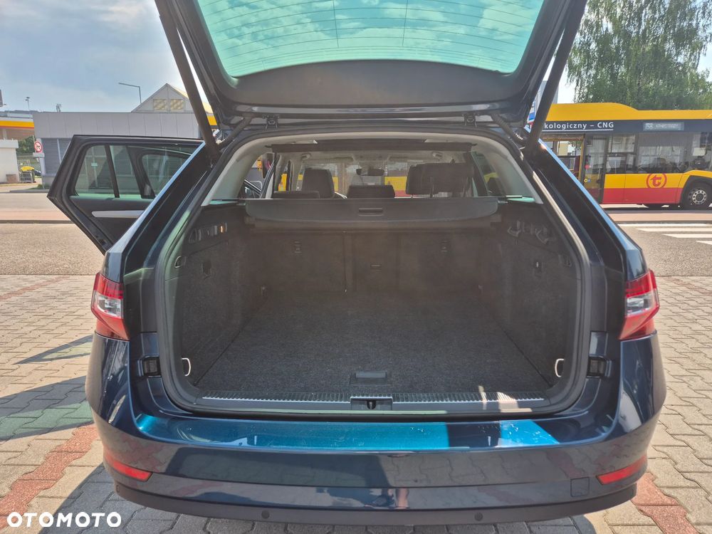 Skoda Superb 2.0 TDI Style DSG - 6