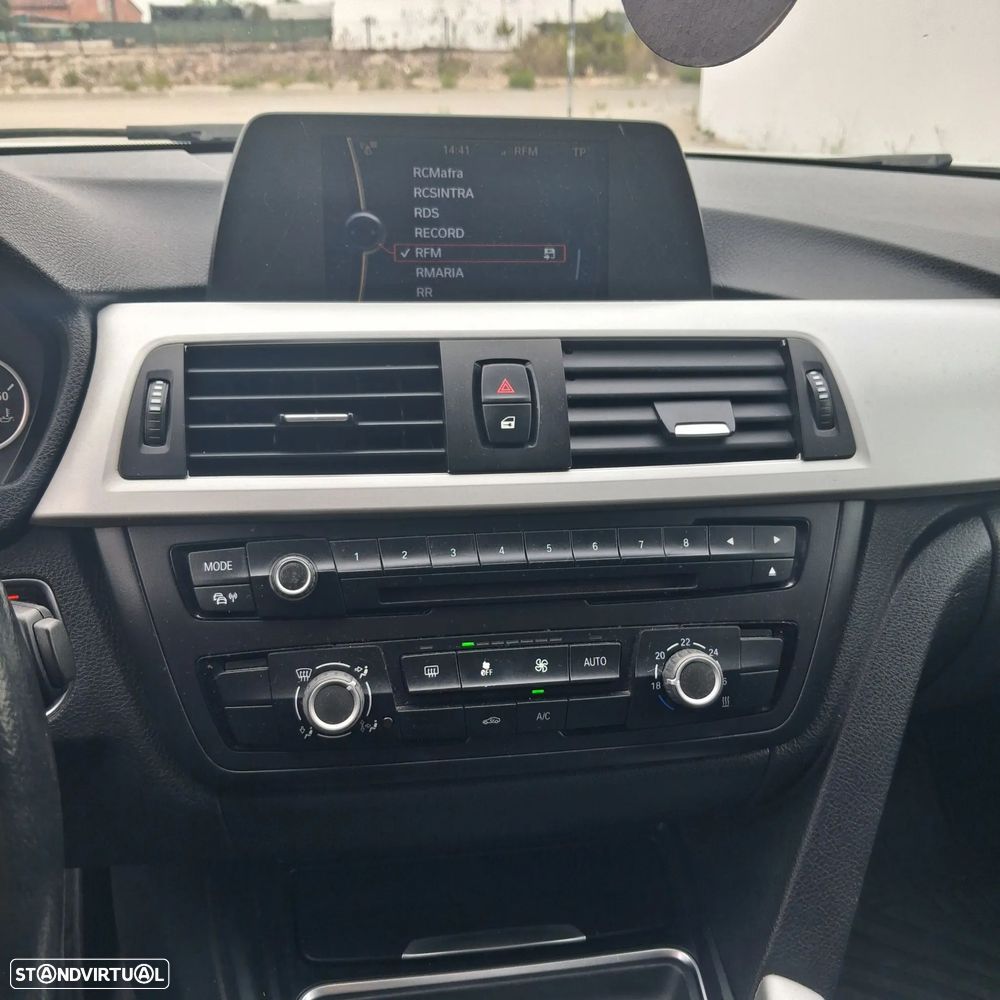 BMW 320 d Sport Line - 14