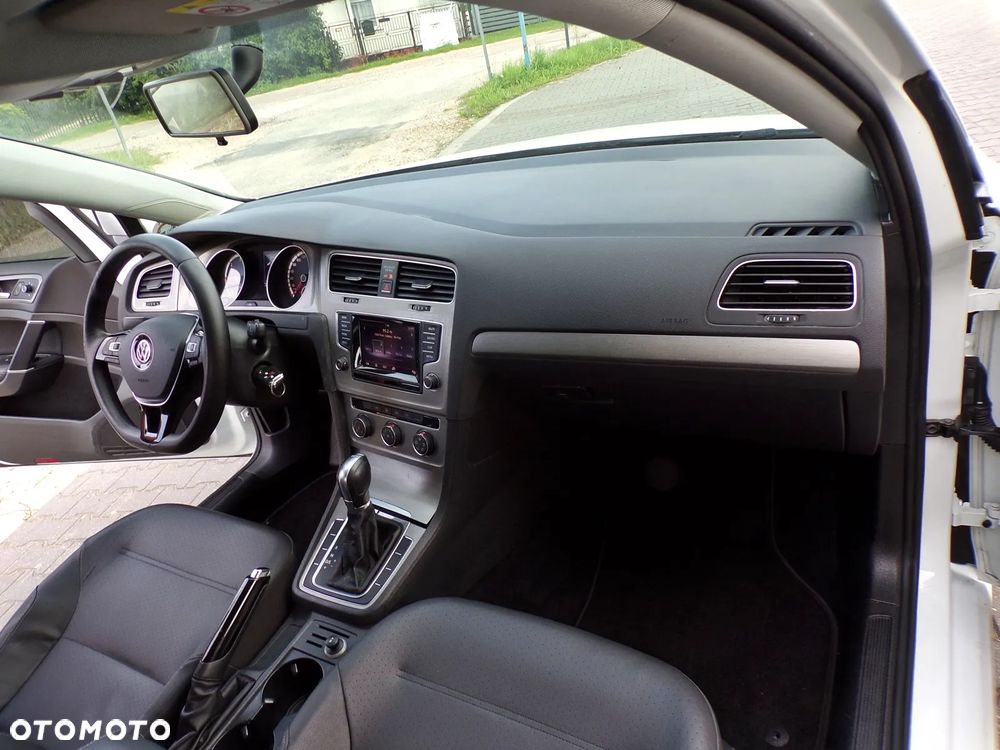 Volkswagen Golf 2.0 BlueTDI DSG Comfortline - 15