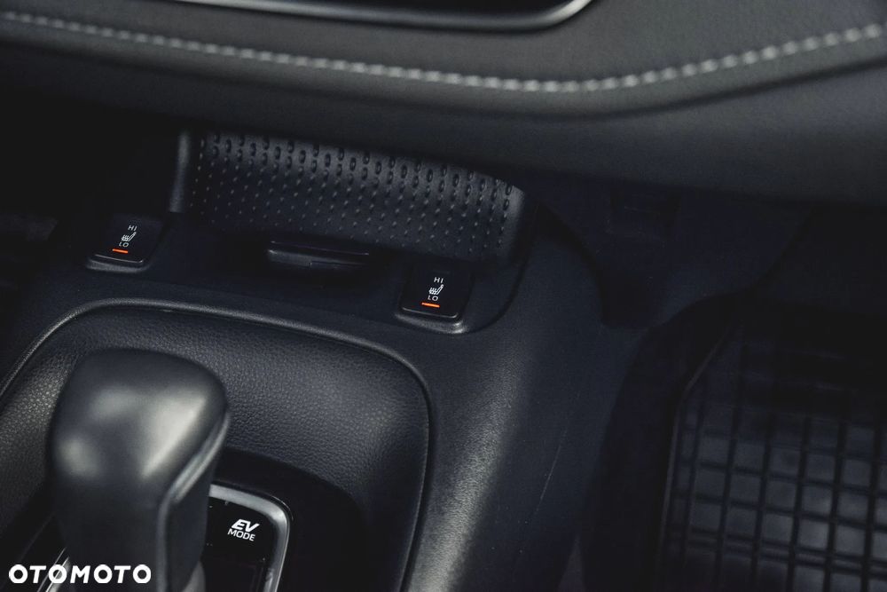 Suzuki Swace 1.8 Hybrid Premium Plus CVT - 36