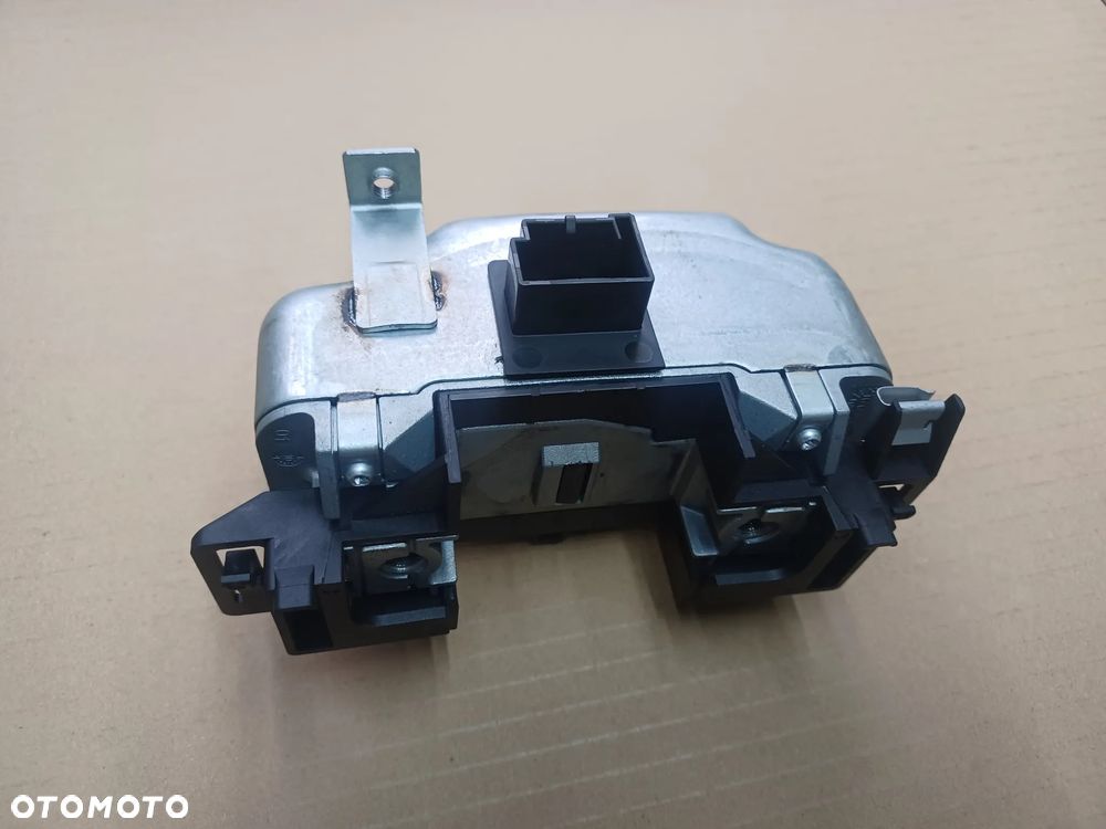 BLOKADA KIEROWNICY AUDI A1 5K0905861A - 2