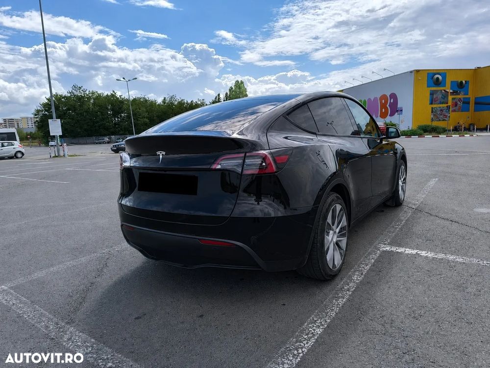Tesla Model Y 2023 photo 4