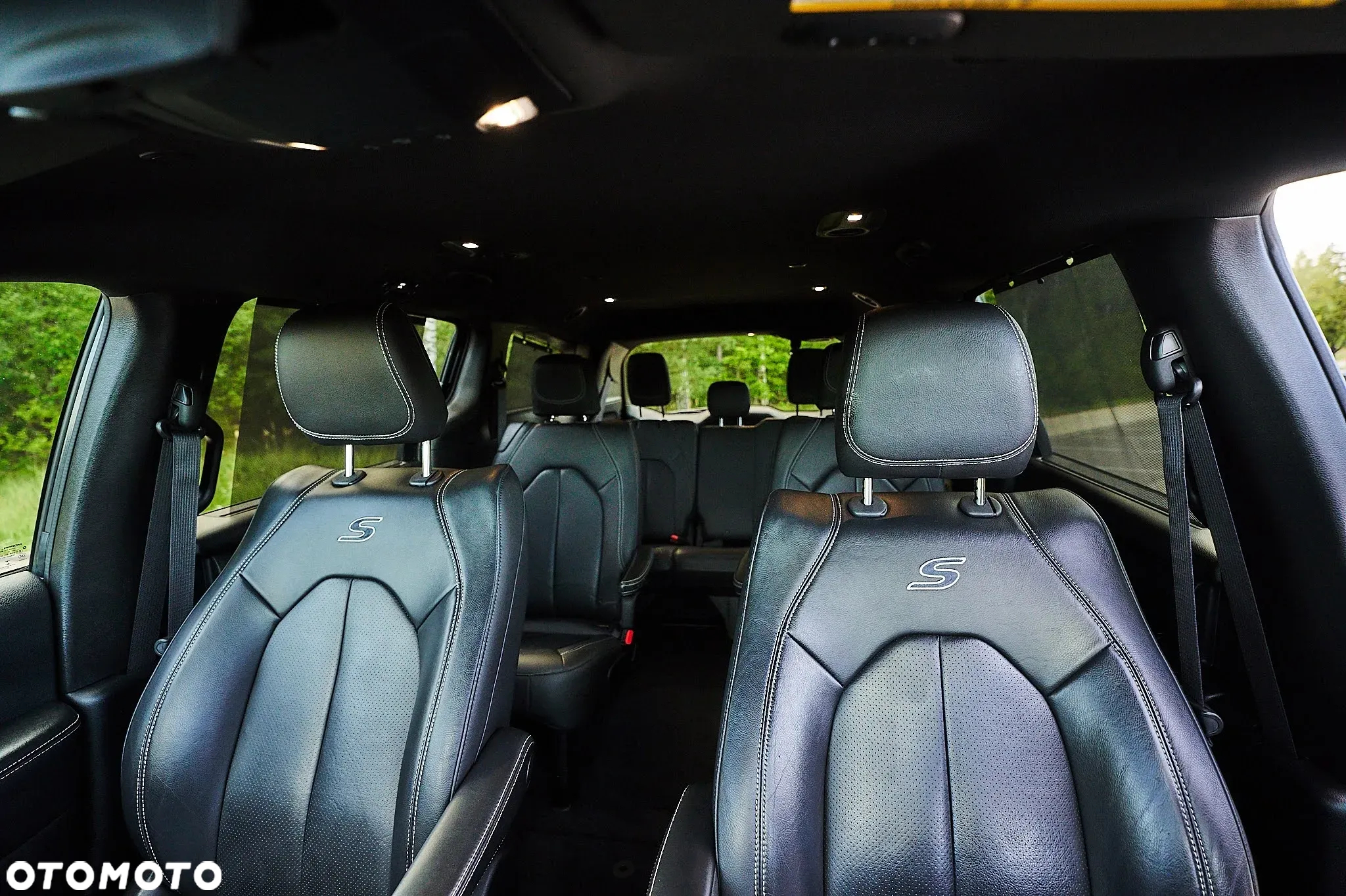 Chrysler Pacifica - 5