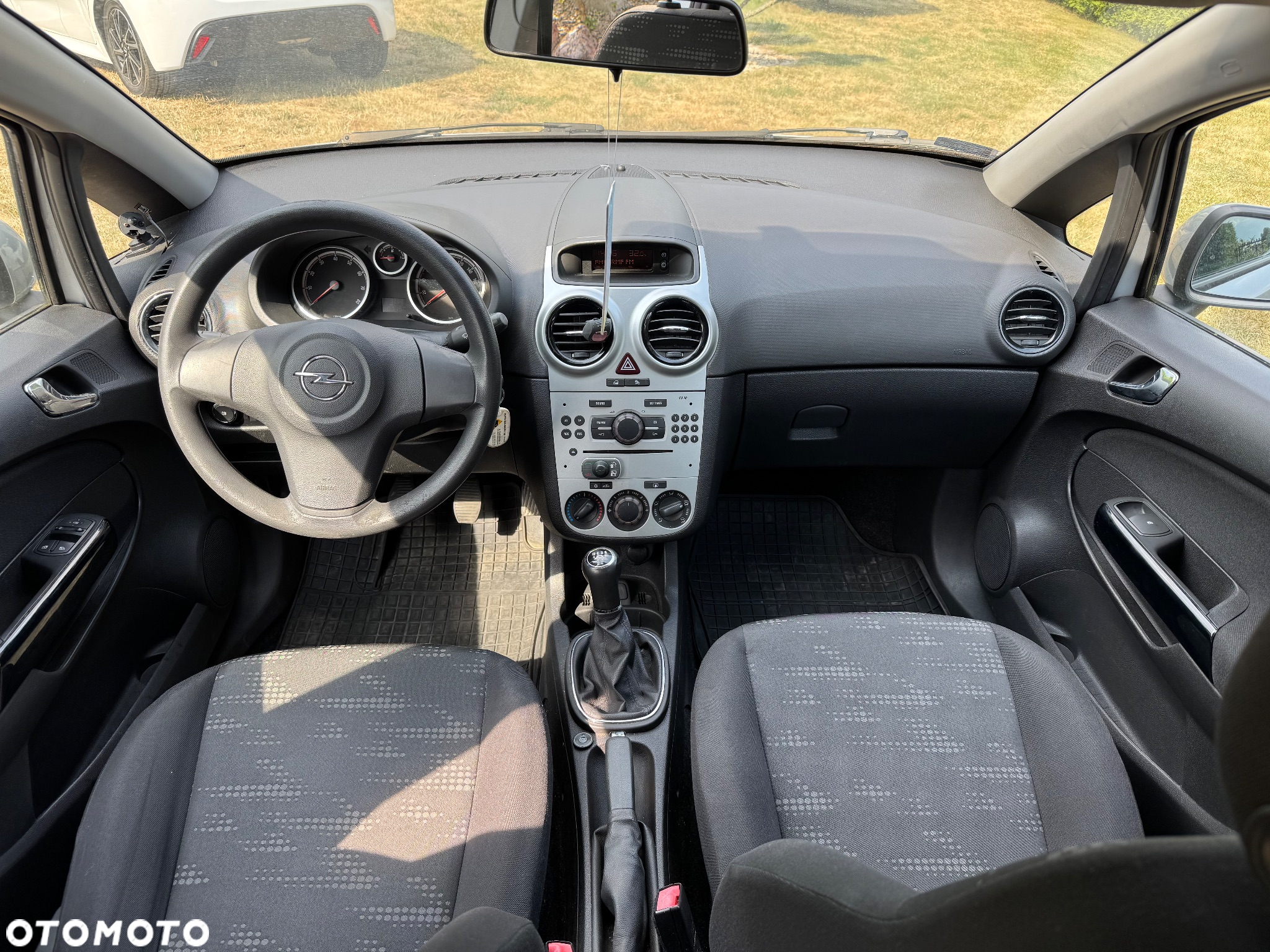 Opel Corsa 1.2 16V Enjoy - 9