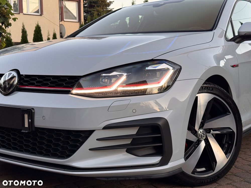 Volkswagen Golf GTI (BlueMotion Technology) - 1