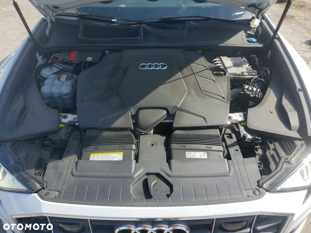 Audi Q8 - 12