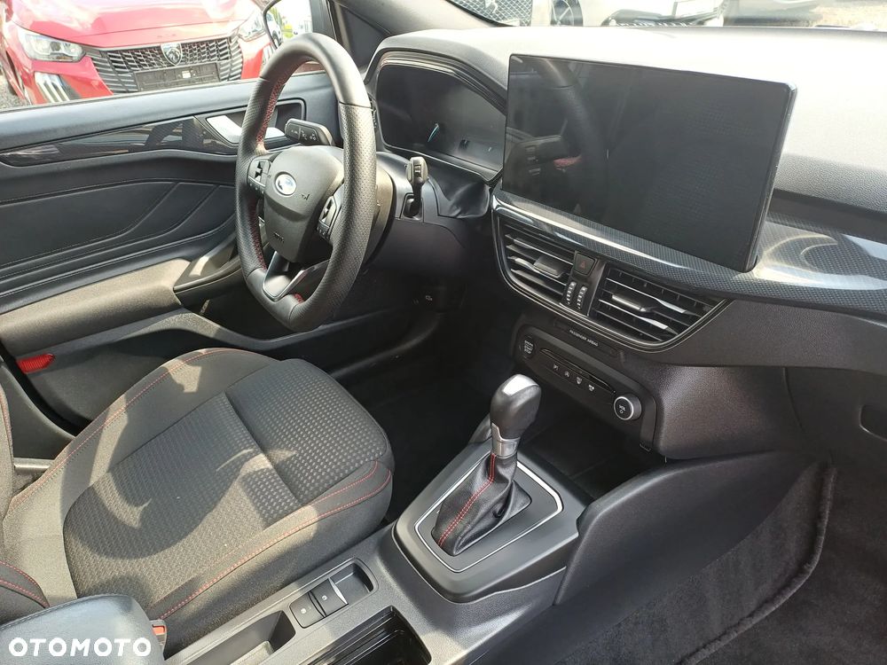 Ford Focus 1.0 EcoBoost Hybrid ST-LINE X - 10