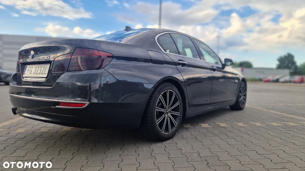 BMW Seria 5 530d xDrive Luxury Line - 4