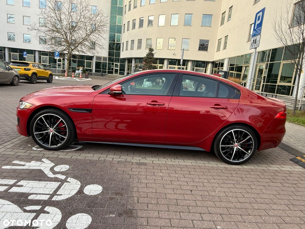 Jaguar XE S - 6
