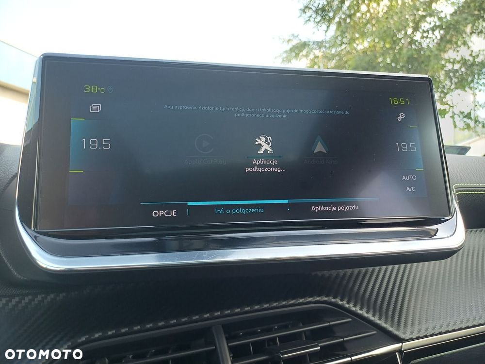 Peugeot 2008 50kWh GT - 24