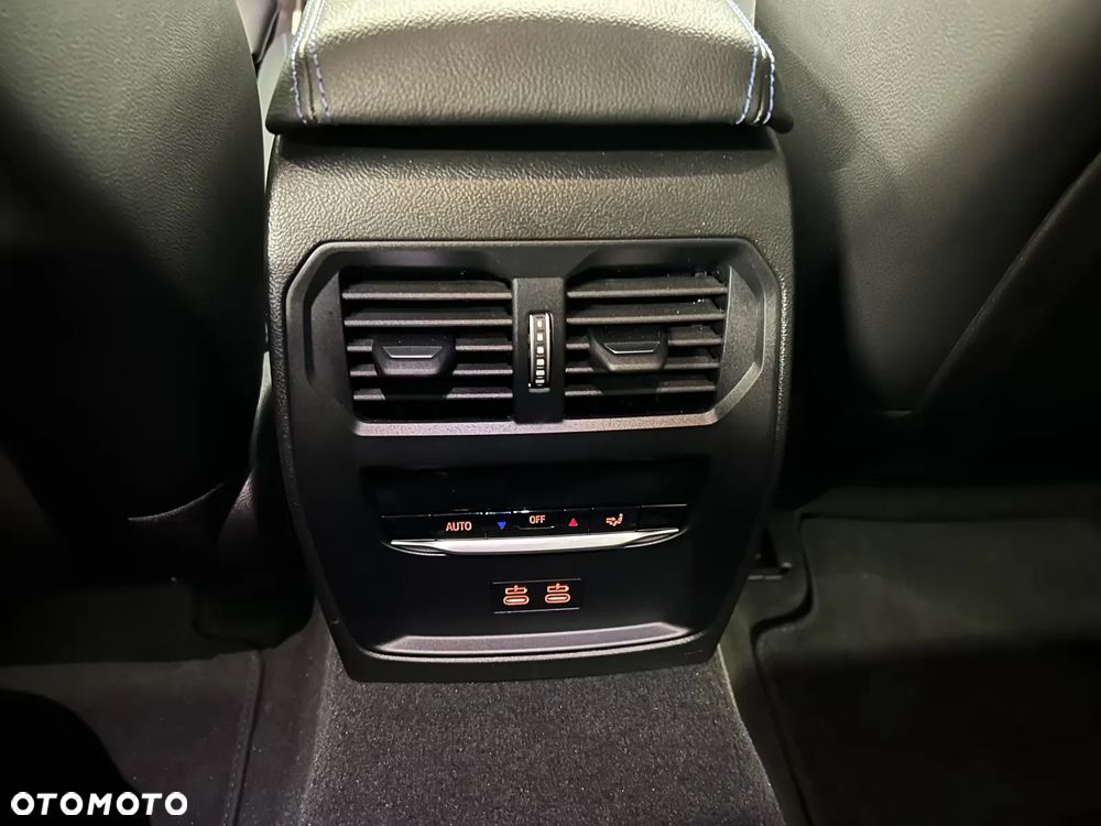 BMW Seria 3 330d xDrive mHEV M Sport sport - 11